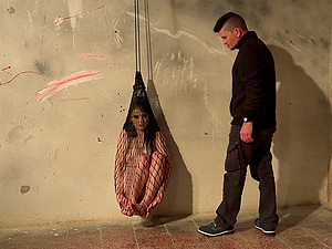 Being helpless and toyed mercilessly in a net turns Alice Nice on